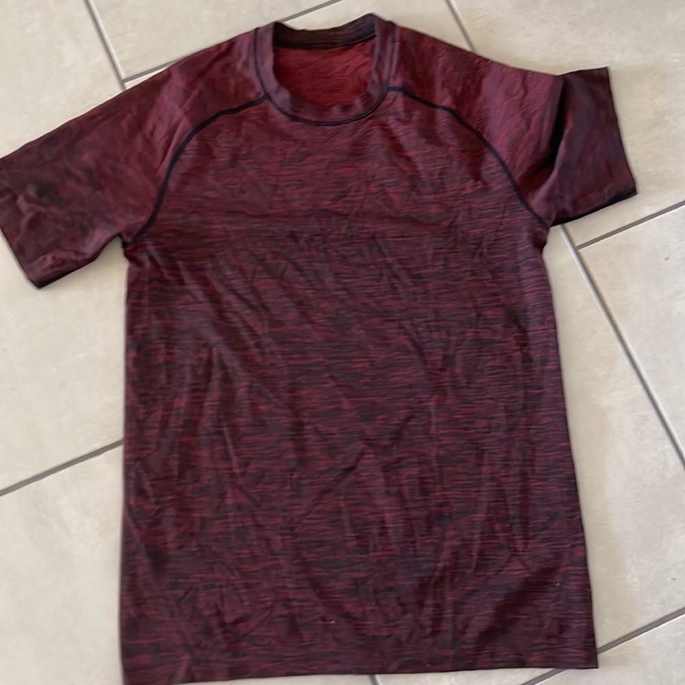 lulu lemon men’s work out shirt S Vent Tech 1.0
